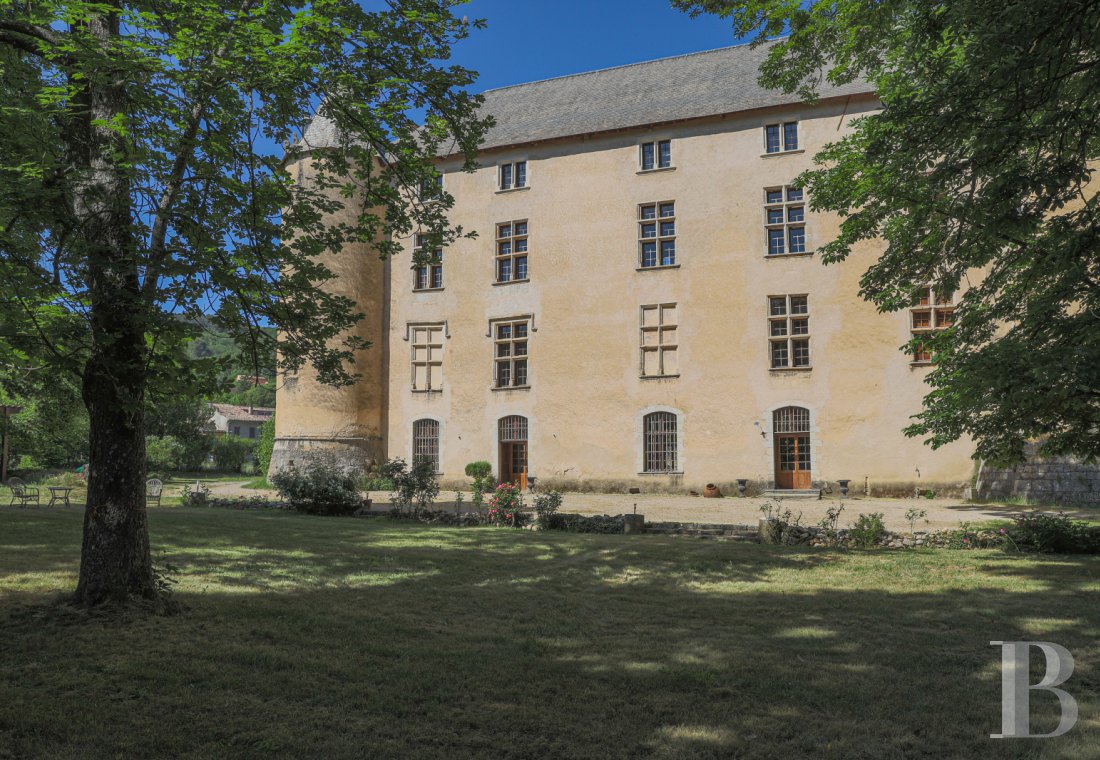 Dans les Alpes-de-Haute-Provence, entre Manosque et le lac de Sainte-Croix, un château du 12e siècle au cœur d’une vallée préservée - photo  n°6